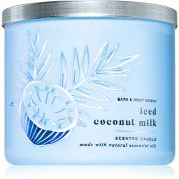 Bath & Body Works Iced Coconut Milk lumânare parfumată