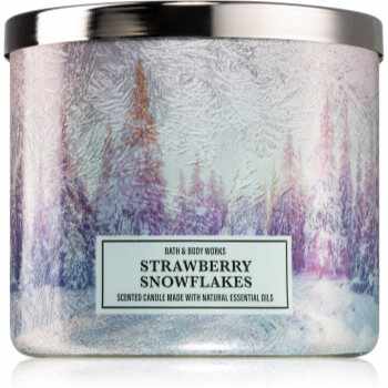 Bath & Body Works Strawberry Snowflakes lumânare parfumată