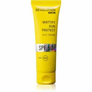 Revolution Skincare Sun Protect Mattify crema pentru fata, protectoare si matifianta SPF 50